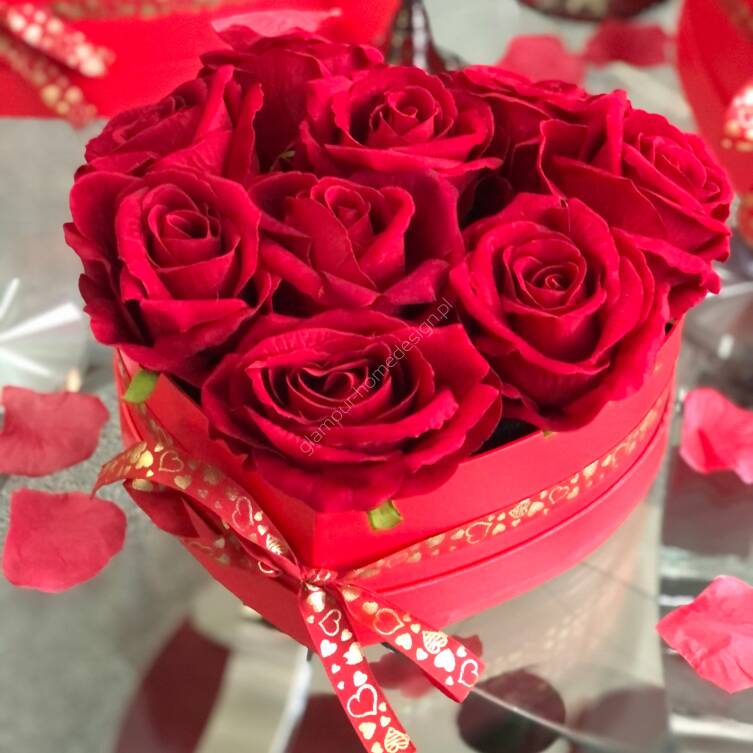 Flower box serce róże